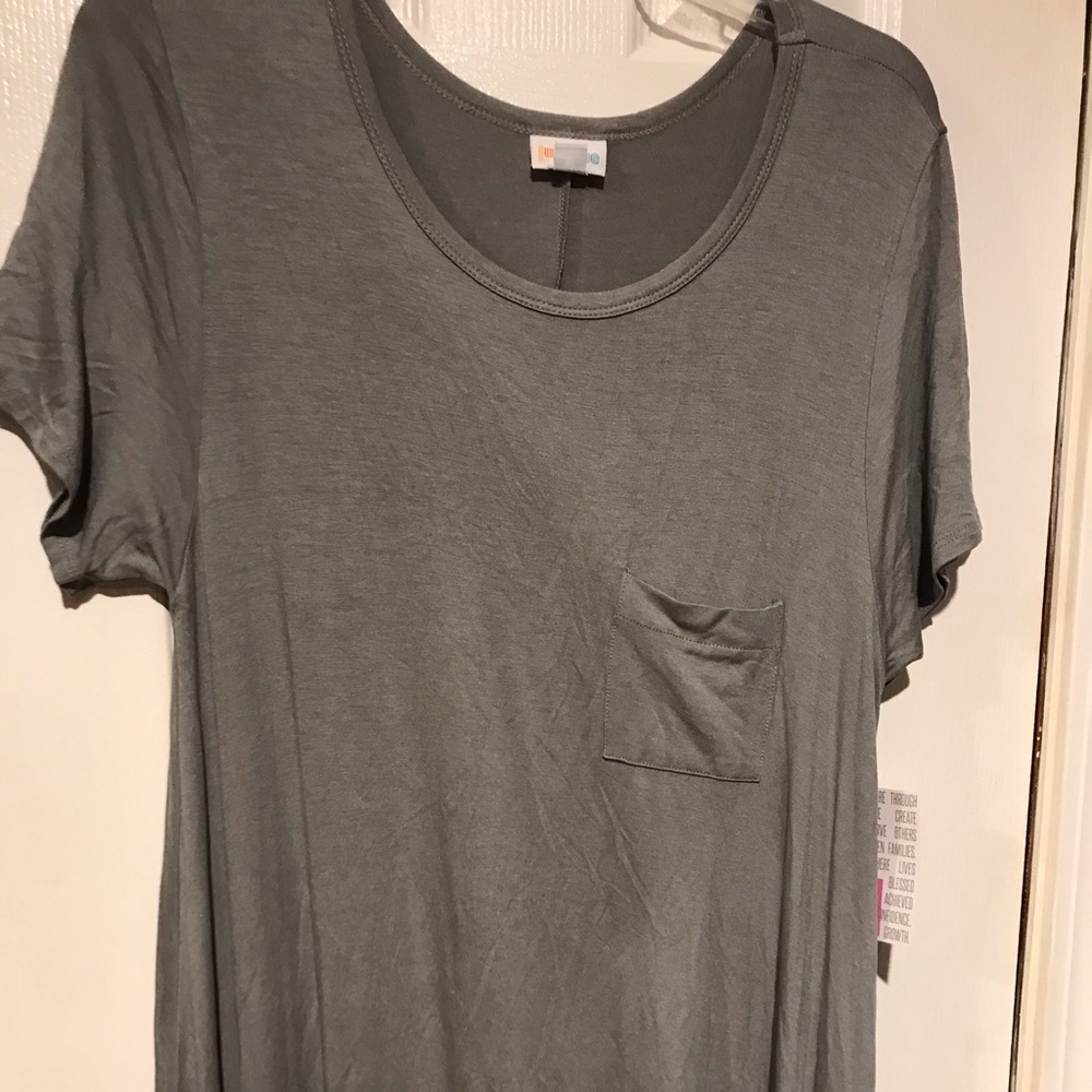 3/$12. LulaRoe Carly medium